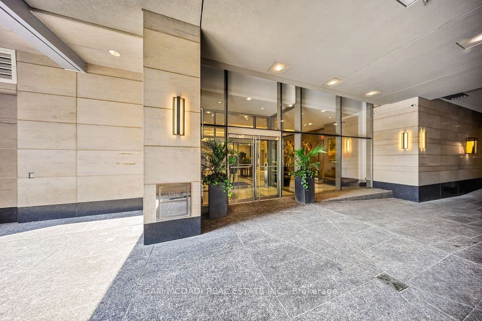 155 Yorkville Avenue 704, Toronto, ON M5R 0B4 – photo 2