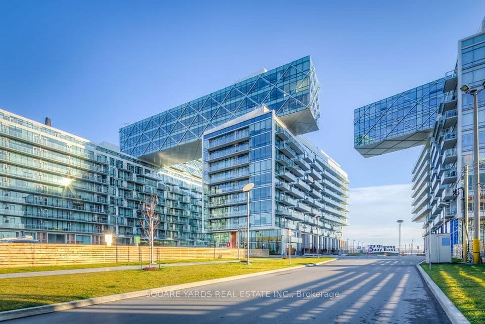 39 Queens Quay E 302, Toronto, ON M5E 0A5 – main photo