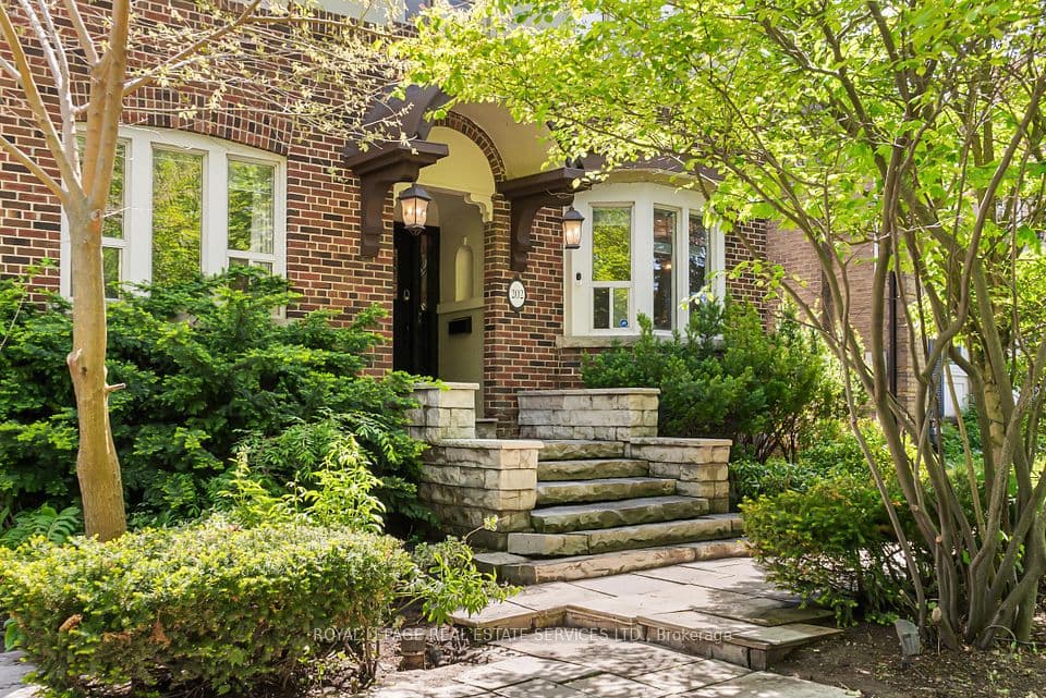 202 Dinnick Crescent, Toronto, ON M4N 1M3 – photo 2