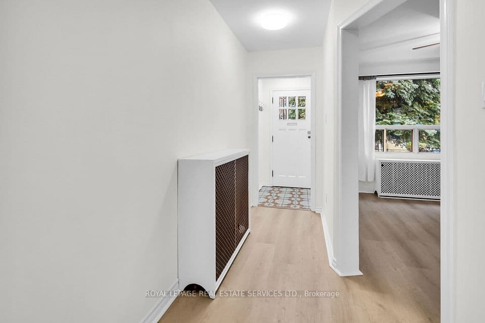 56 Arlington Avenue, Toronto, ON M6G 3K8 – photo 3