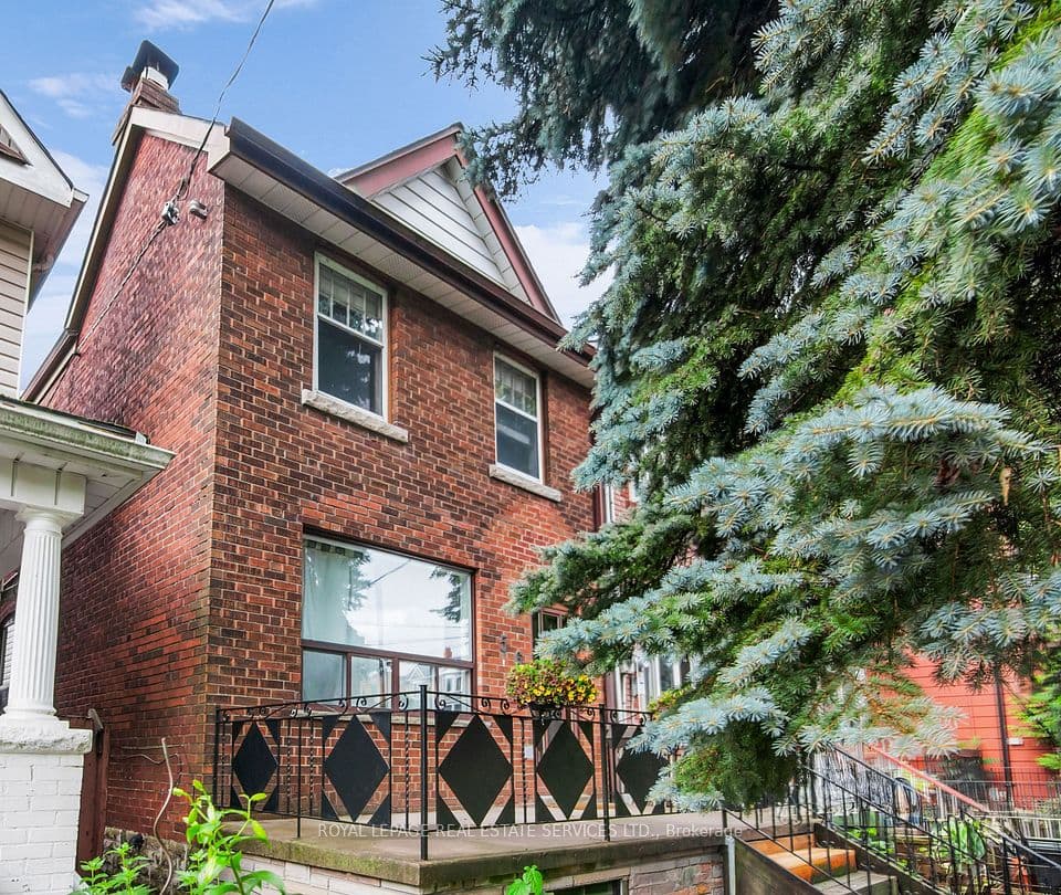 56 Arlington Avenue, Toronto, ON M6G 3K8 – photo 2