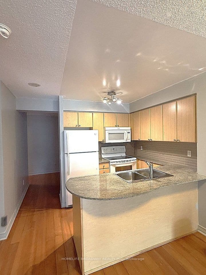 763 Bay Street 1111, Toronto, ON M5G 2R3 – photo 3