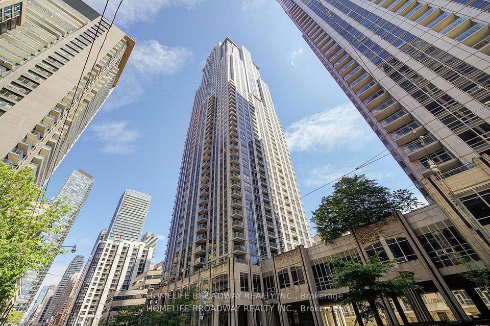 763 Bay Street 1111, Toronto, ON M5G 2R3 – main photo