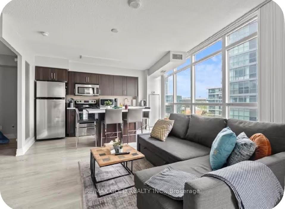 215 Fort York Boulevard 620, Toronto, ON M5V 4A2 – photo 3