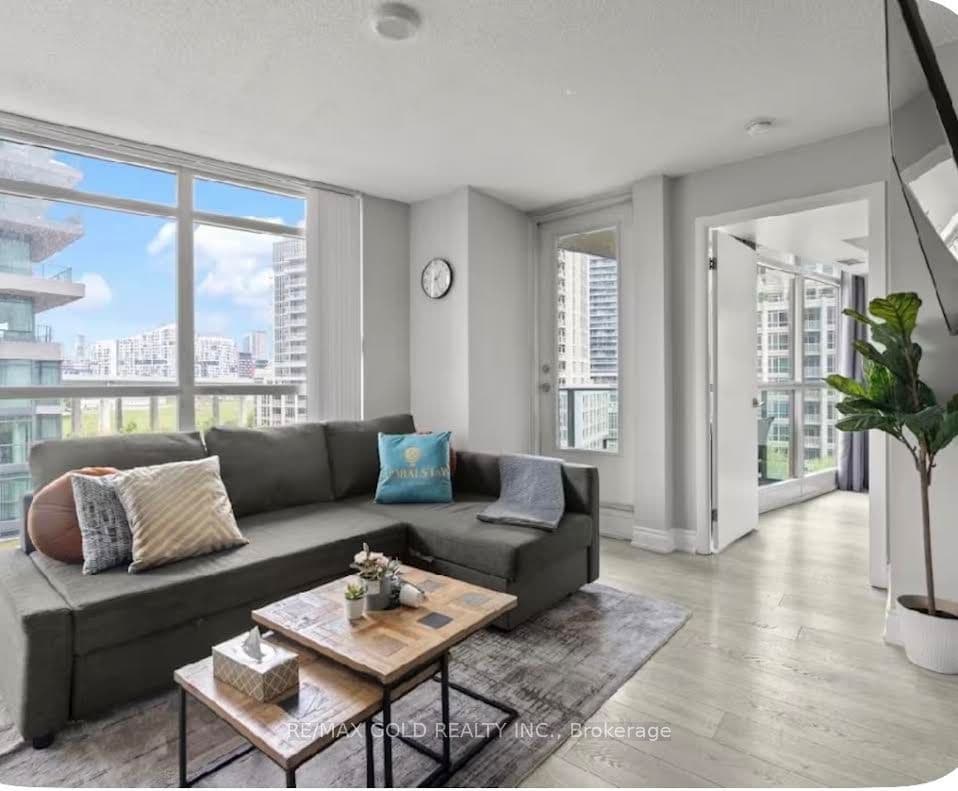 215 Fort York Boulevard 620, Toronto, ON M5V 4A2 – main photo