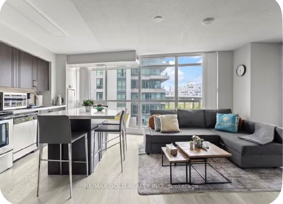215 Fort York Boulevard 620, Toronto, ON M5V 4A2 – photo 2