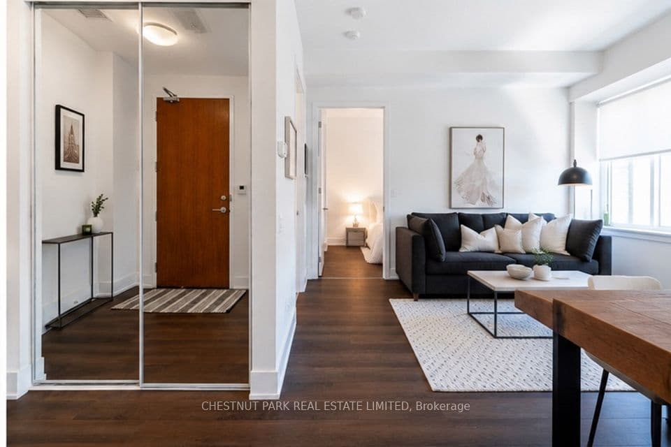 111 St Clair Avenue W 320, Toronto, ON M4V 1N5 – photo 2