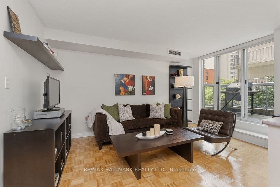 43 Eglinton Avenue E 310, Toronto, ON M4P 1A2 – photo 2