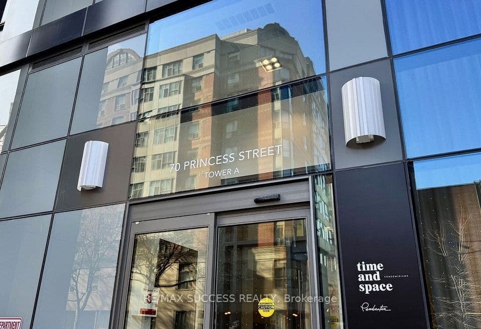 70 Princess Street 1925A, Toronto, ON M5A 0X6 – main photo