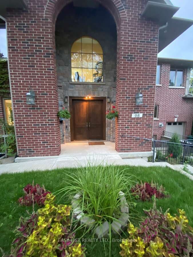 98 Burbank Drive, Toronto, ON M2K 1N4 – photo 3