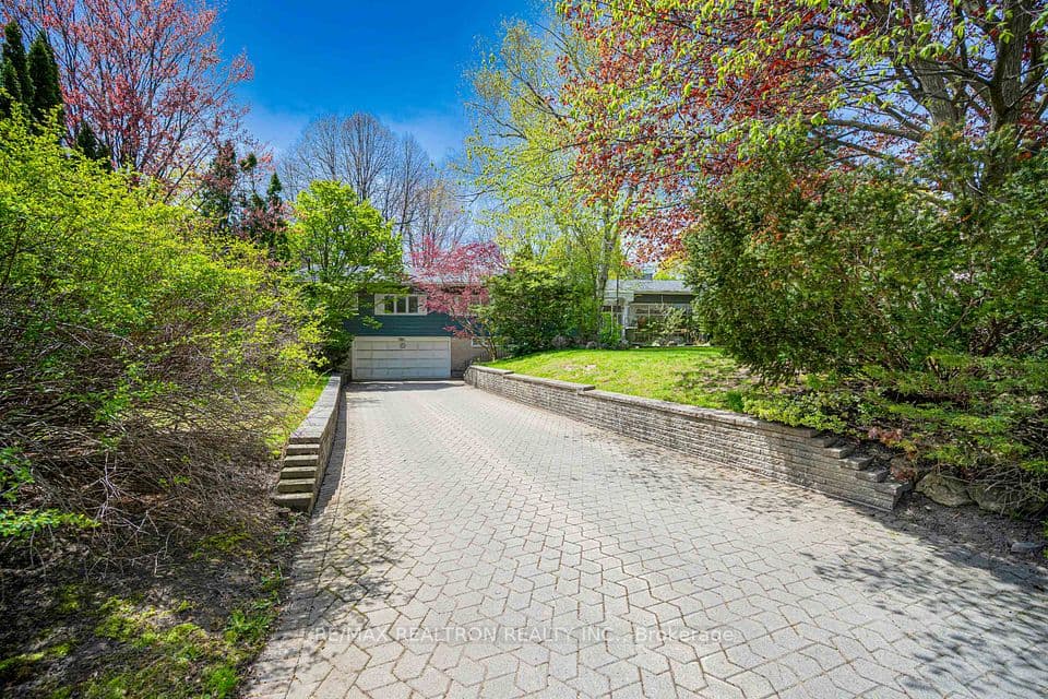25 Vernham Court, Toronto, ON M2L 2B3 – main photo