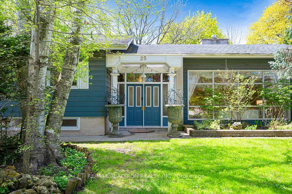 25 Vernham Court, Toronto, ON M2L 2B3 – photo 3