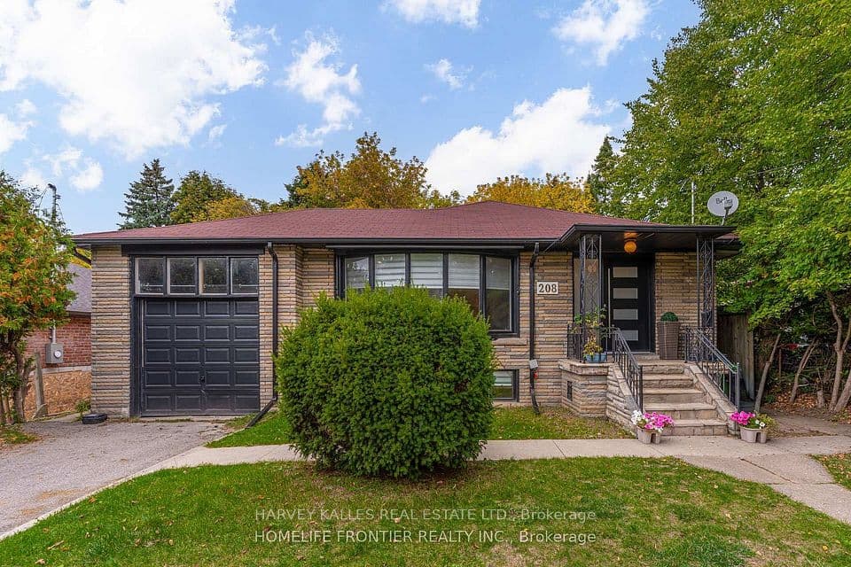 208 Betty Ann Drive, Toronto, ON M2R 1A7 – photo 2