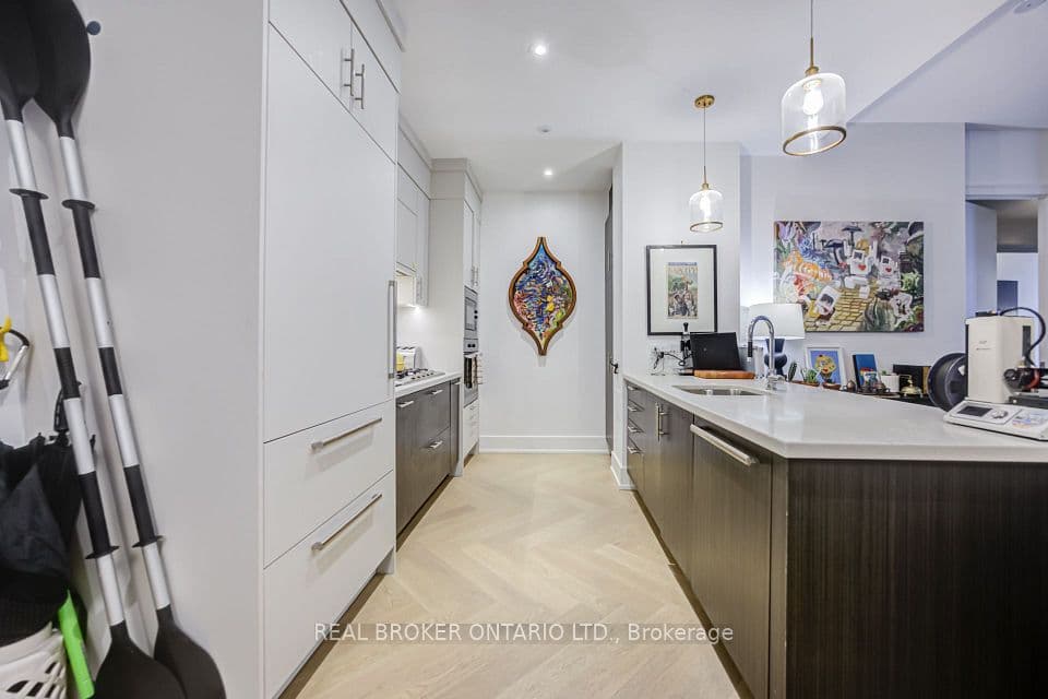 29 Queens Quay E 916, Toronto, ON M5E 0A4 – photo 2