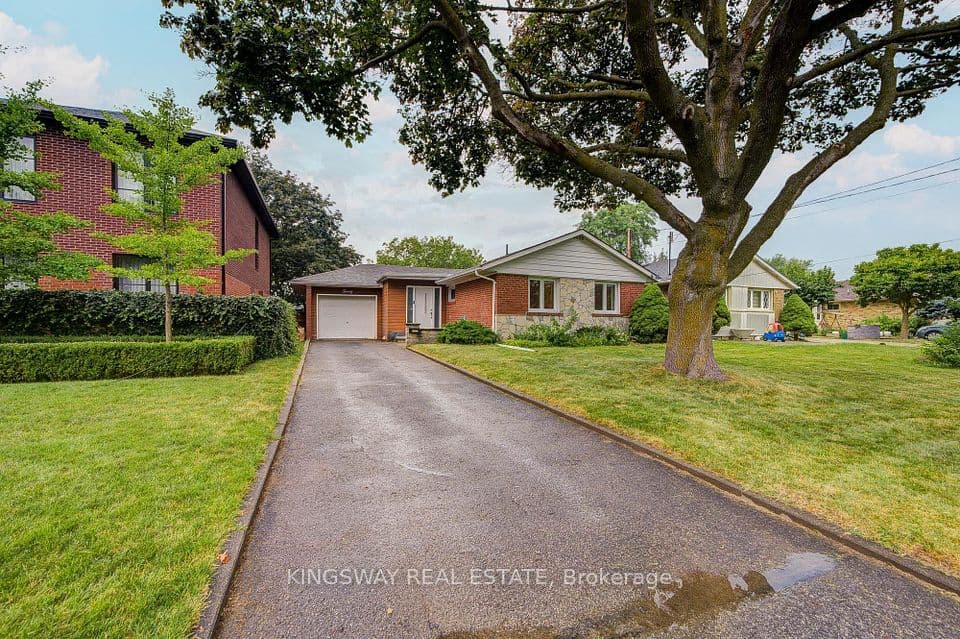 20 Wigmore Drive, Toronto, ON M4A 2E5 – photo 2