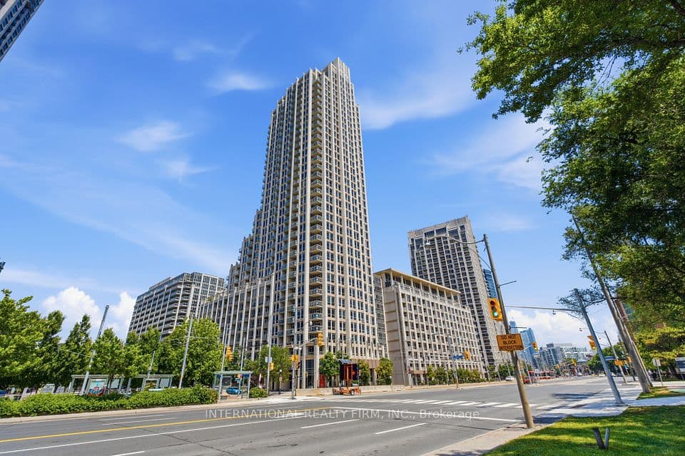 628 Fleet Street 711, Toronto, ON M5V 1A8 – main photo