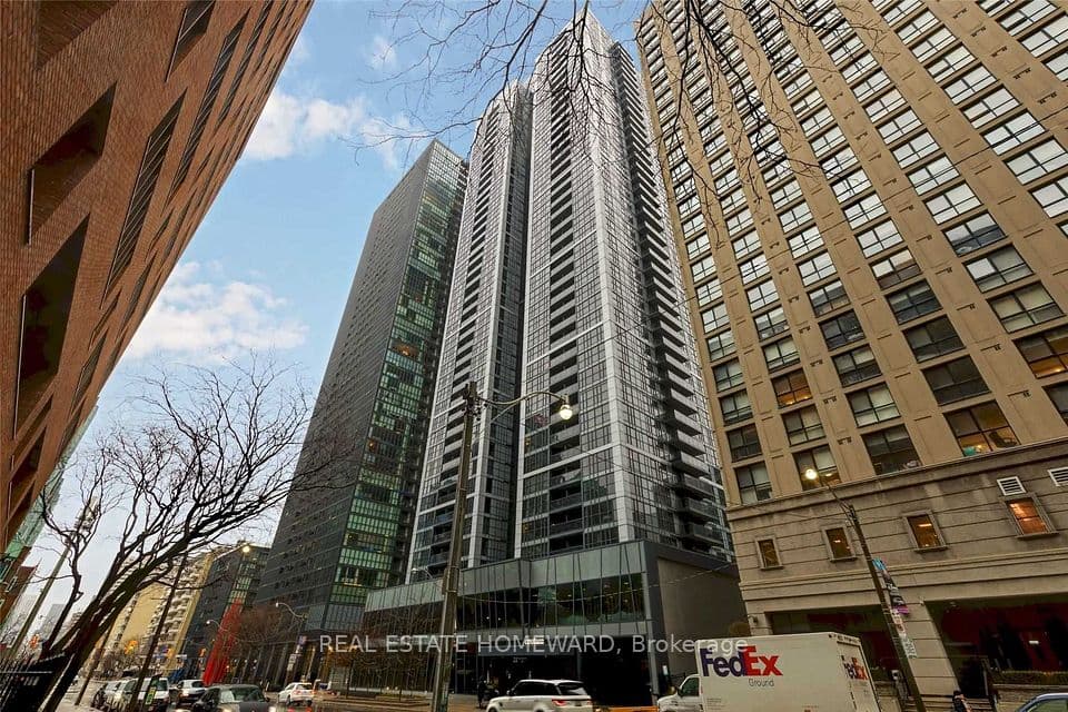 28 Ted Rogers Way 1410, Toronto, ON M4Y 2J4 – photo 3