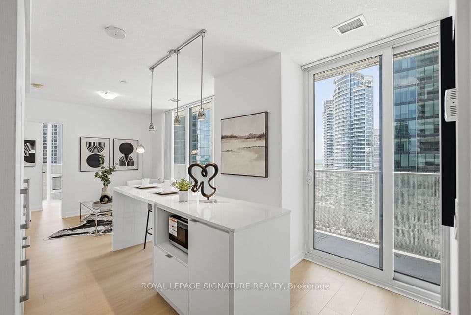 88 Harbour Street 1710, Toronto, ON M5J 0C3 – main photo