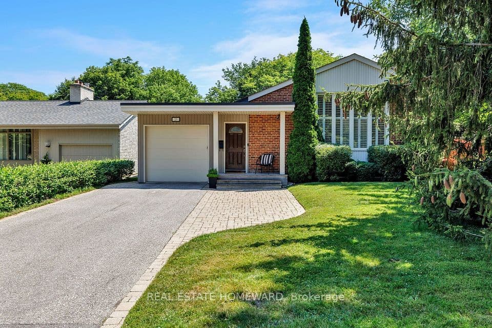 25 Talwood Drive, Toronto, ON M3B 2P4 – main photo