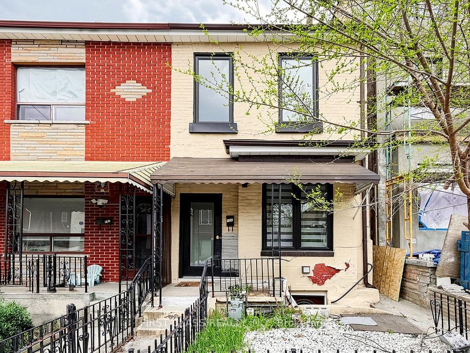 174 Manning Avenue, Toronto, ON M6J 2K5 – main photo