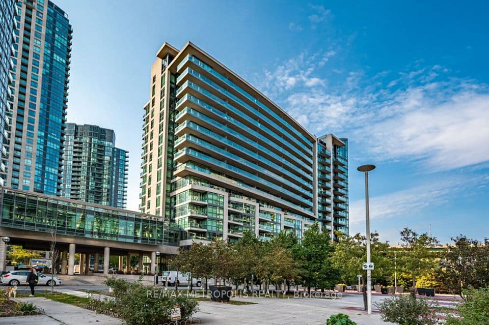 209 Fort York Boulevard 678, Toronto, ON M5V 4A1 – main photo
