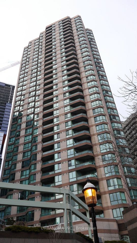 38 Elm Street 3200, Toronto, ON M5G 2K5 – main photo