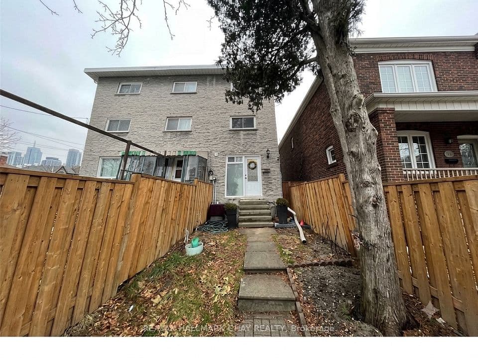 48 Carr Street, Toronto, ON M5T 1B7 – photo 3