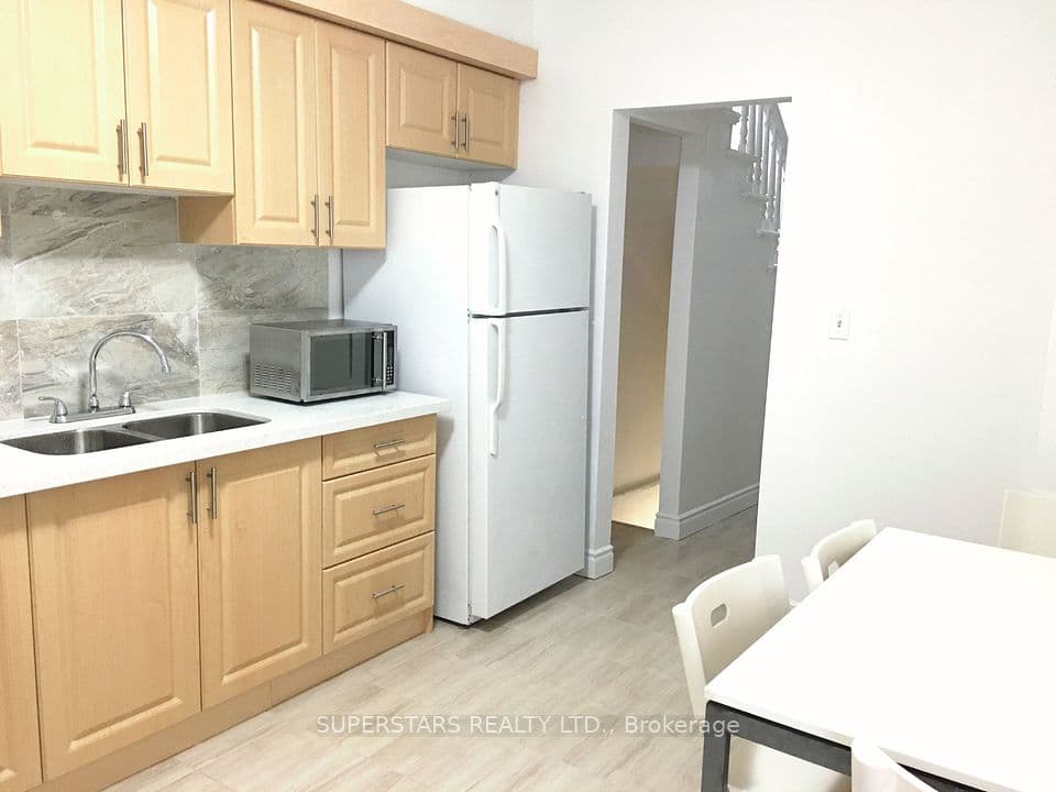 46 Sullivan Street, Toronto, ON M5T 1C1 – photo 3