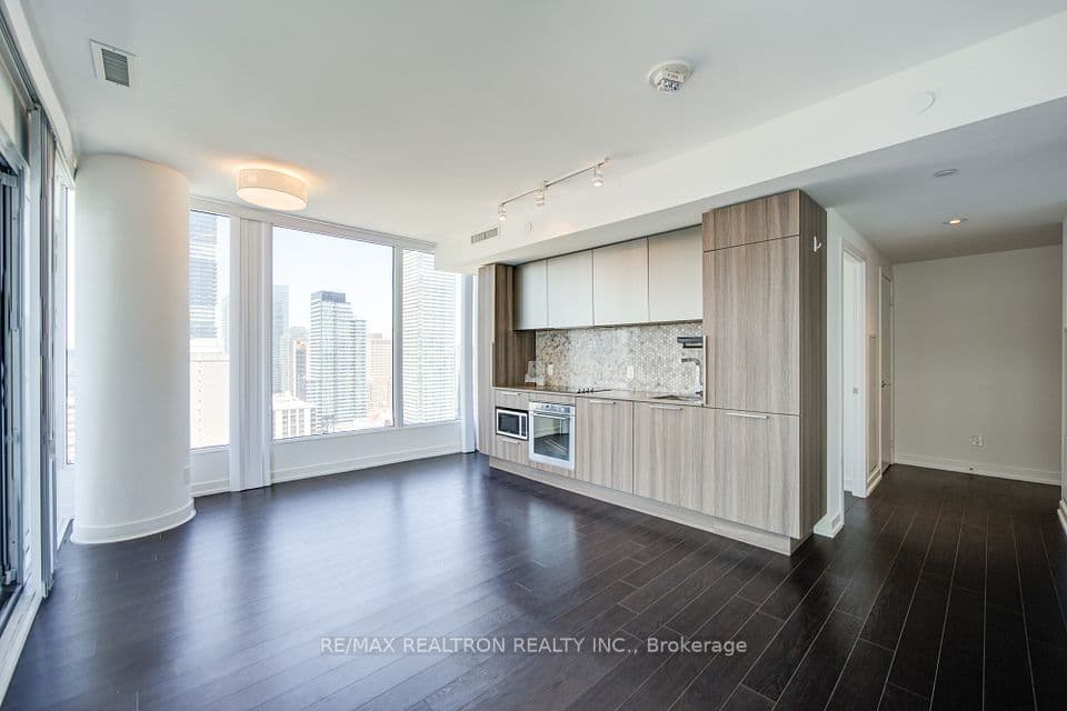 85 Wood Street 3303, Toronto, ON M4Y 0E8 – photo 3