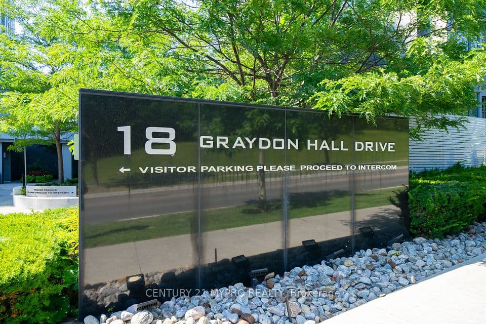 18 Graydon Hall Drive 212, Toronto, ON M3A 0A4 – photo 2
