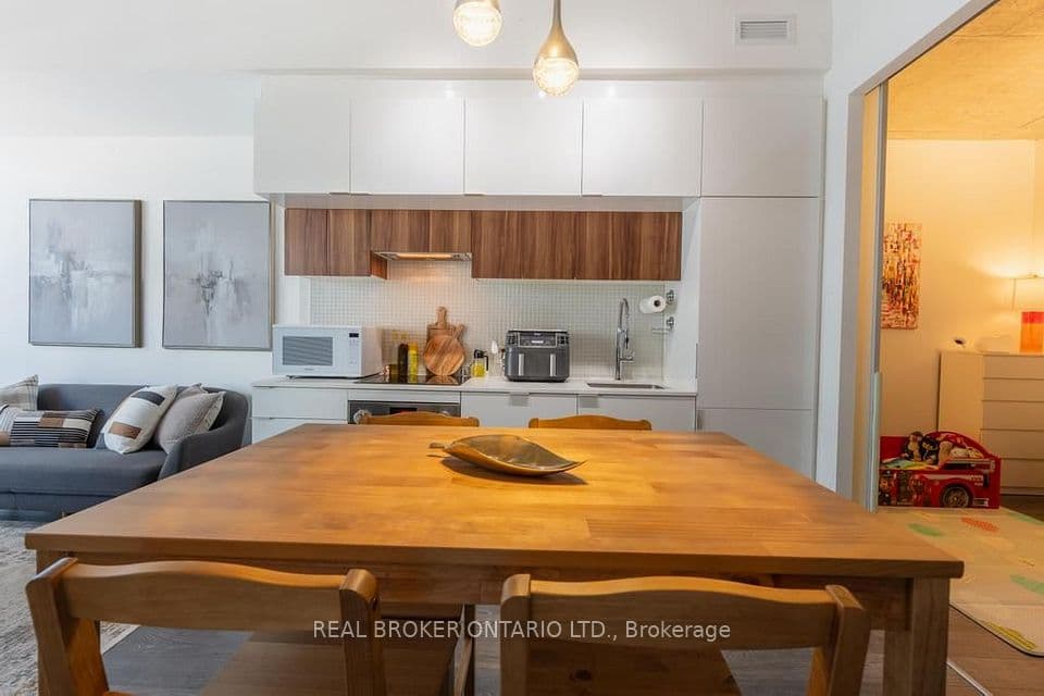 185 Roehampton Avenue S 1601, Toronto, ON M4P 0C6 – photo 3
