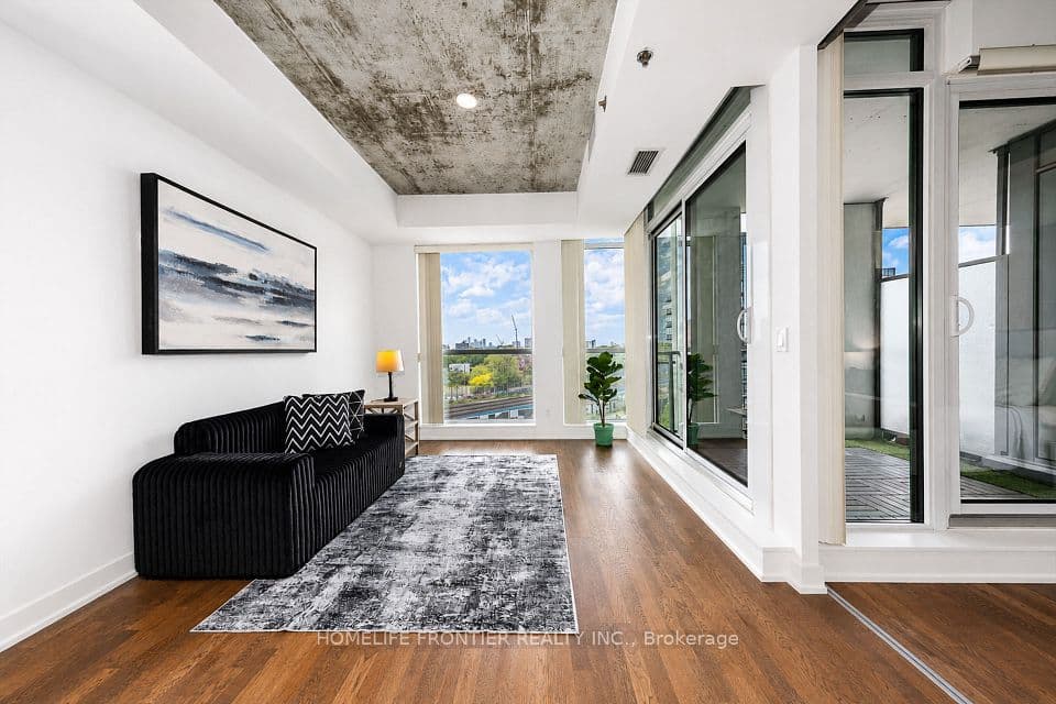 20 Minowan Miikan Lane 717, Toronto, ON M6J 0E5 – main photo