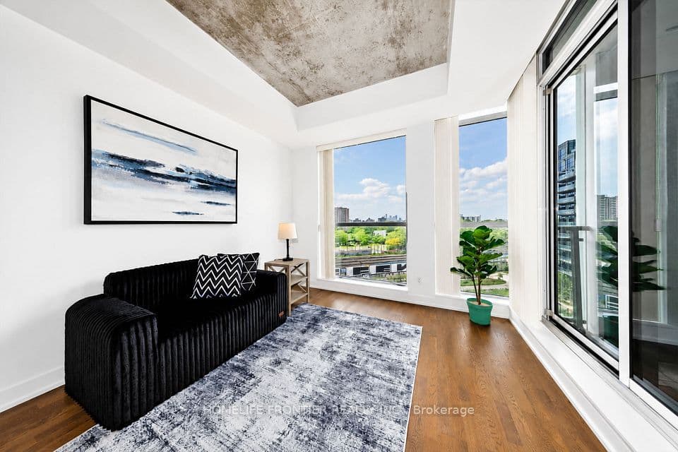 20 Minowan Miikan Lane 717, Toronto, ON M6J 0E5 – photo 2