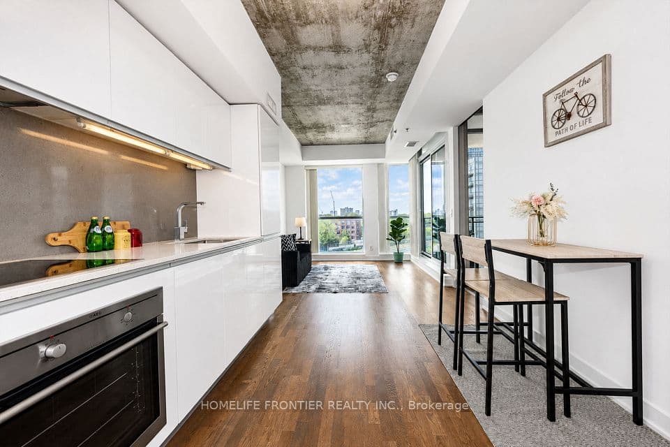 20 Minowan Miikan Lane 717, Toronto, ON M6J 0E5 – photo 3