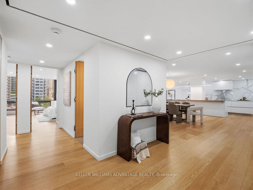 1166 Bay Street 1002, Toronto, ON M5S 2X8 – photo 3