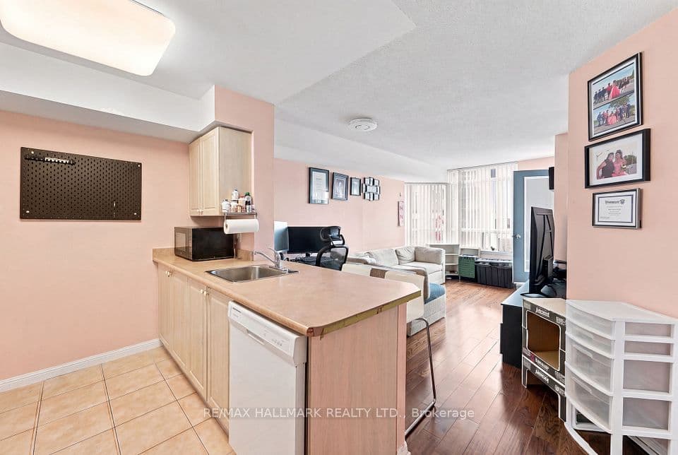 153 Beecroft Road 515, Toronto, ON M2N 7C5 – photo 2