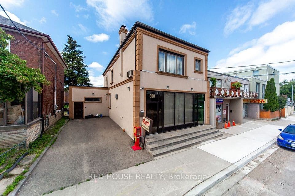 658 Vaughan Road, Toronto, ON M6E 2Y5 – photo 2