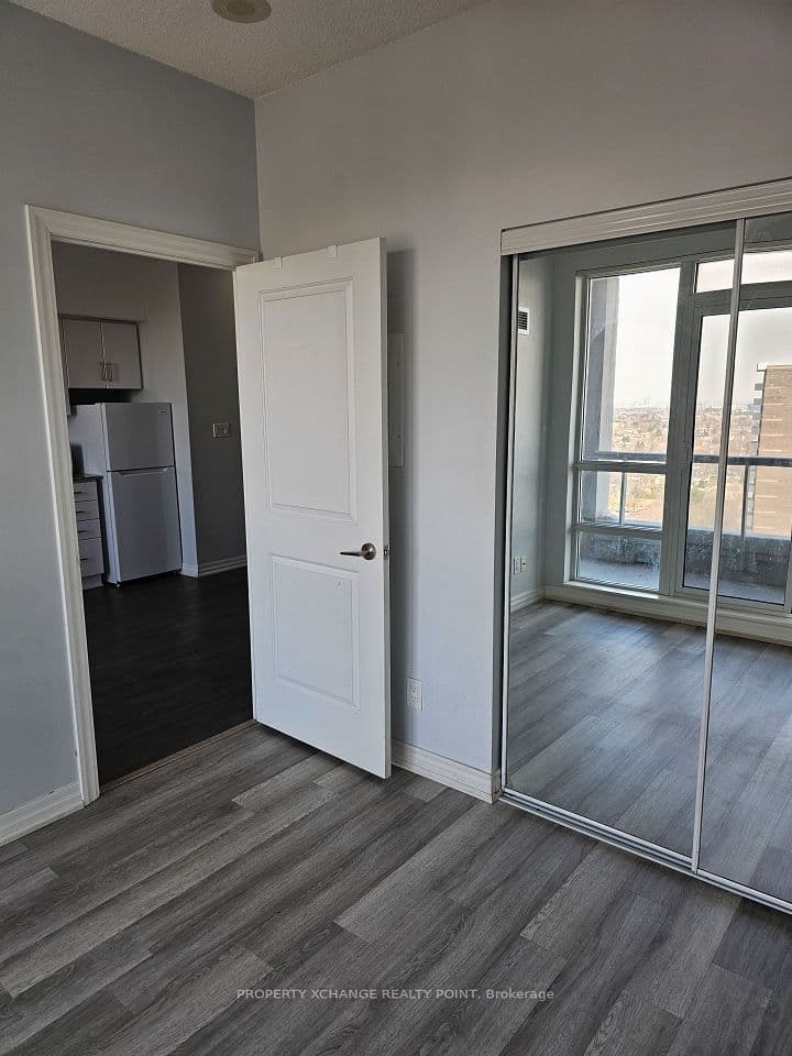 30 Herons Hill Way 1804, Toronto, ON M2J 0A7 – photo 2