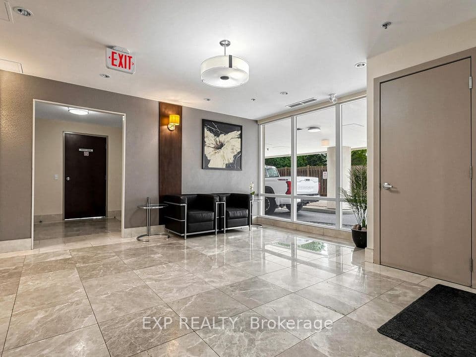 801 Sheppard Avenue W 302, Toronto, ON M3H 2T3 – photo 3