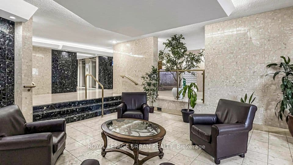 60 Pavane Linkway 602, Toronto, ON M3C 1A1 – photo 3