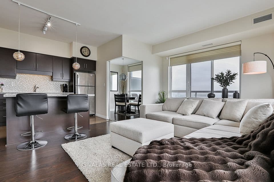 30 Herons Hill Way 2110, Toronto, ON M2J 0A7 – main photo