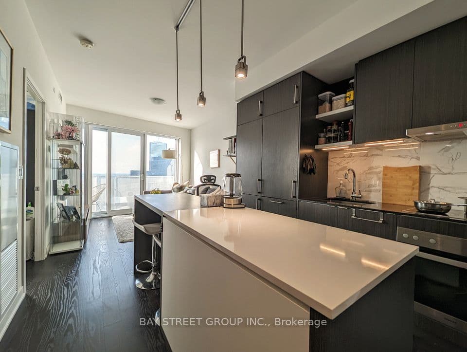 100 Harbour Street 6103, Toronto, ON M5J 0B5 – photo 2