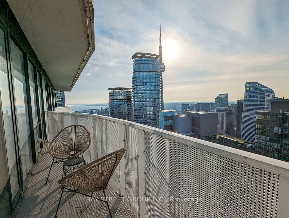 100 Harbour Street 6103, Toronto, ON M5J 0B5 – photo 3