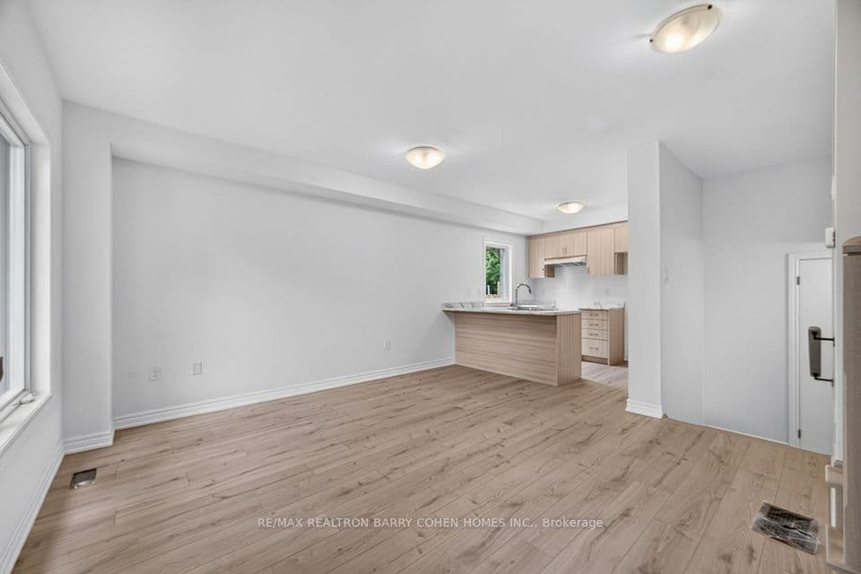 36 Luverne Avenue, Toronto, ON M3H 1R6 – photo 3