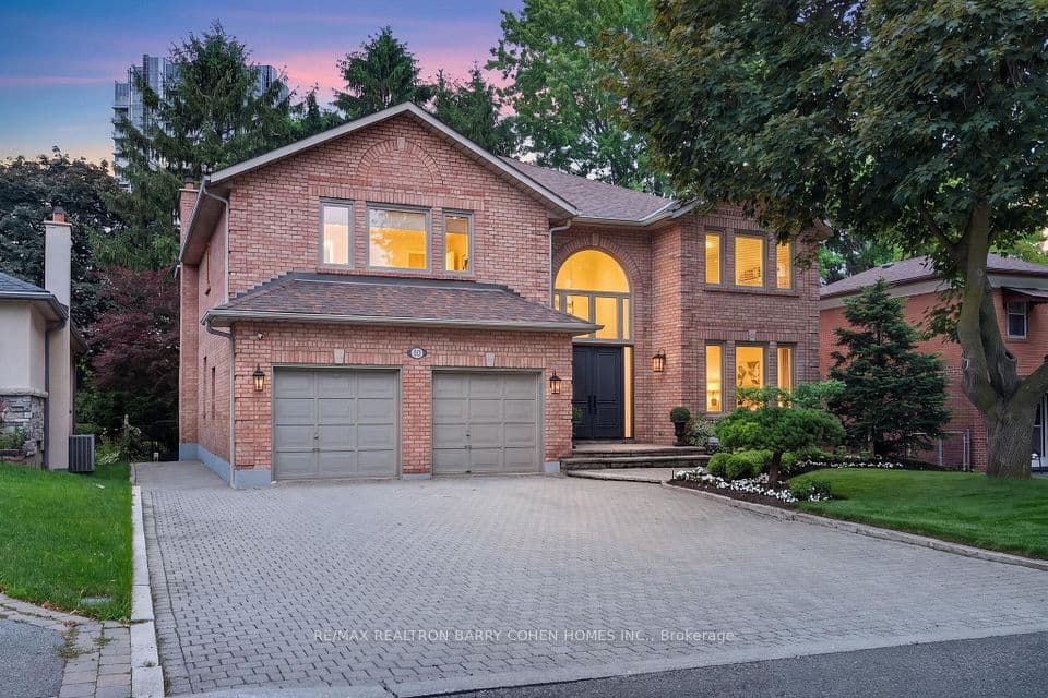 110 Upper Canada Drive, Toronto, ON M2P 1S4 – main photo
