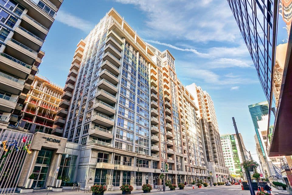 250 Wellington Street W 635, Toronto, ON M5V 3P6 – main photo