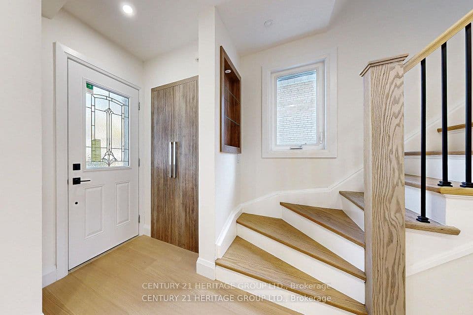 547 Melrose Avenue, Toronto, ON M5M 2A4 – photo 2