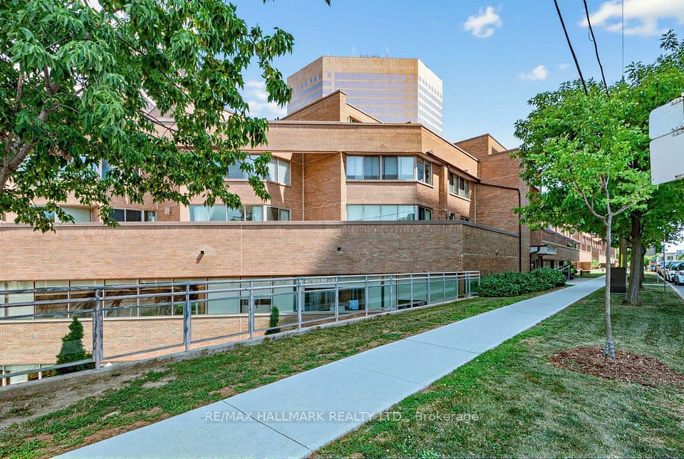 3 Duplex Avenue 102, Toronto, ON M2M 4G6 – main photo