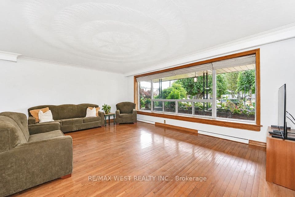 14 Model Avenue, Toronto, ON M3H 1W1 – photo 3