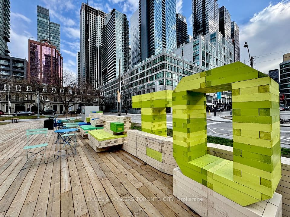 393 King Street W 706, Toronto, ON M5V 3G8 – photo 3